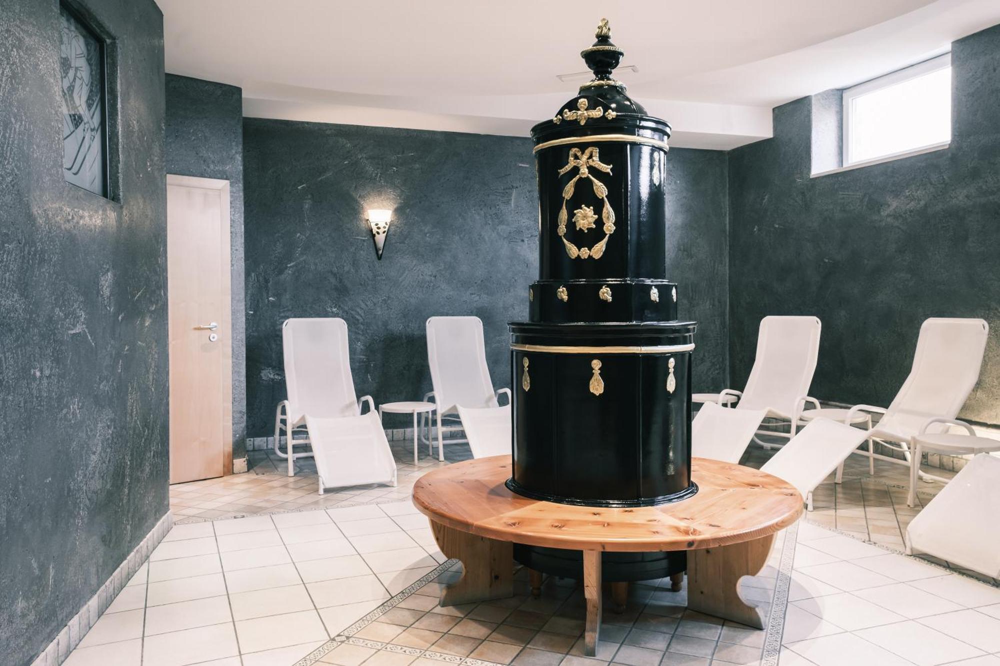 Kristiania Small Dolomites Hotel 塞尔瓦迪加尔代纳山谷 外观 照片