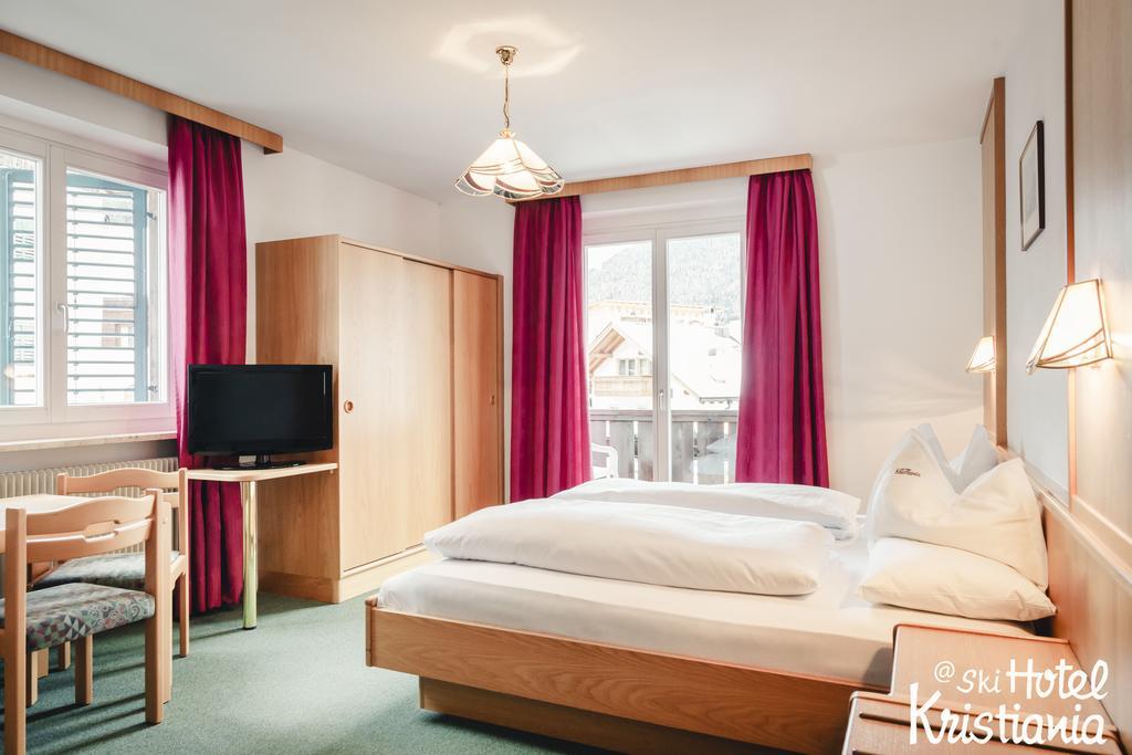 Kristiania Small Dolomites Hotel 塞尔瓦迪加尔代纳山谷 外观 照片